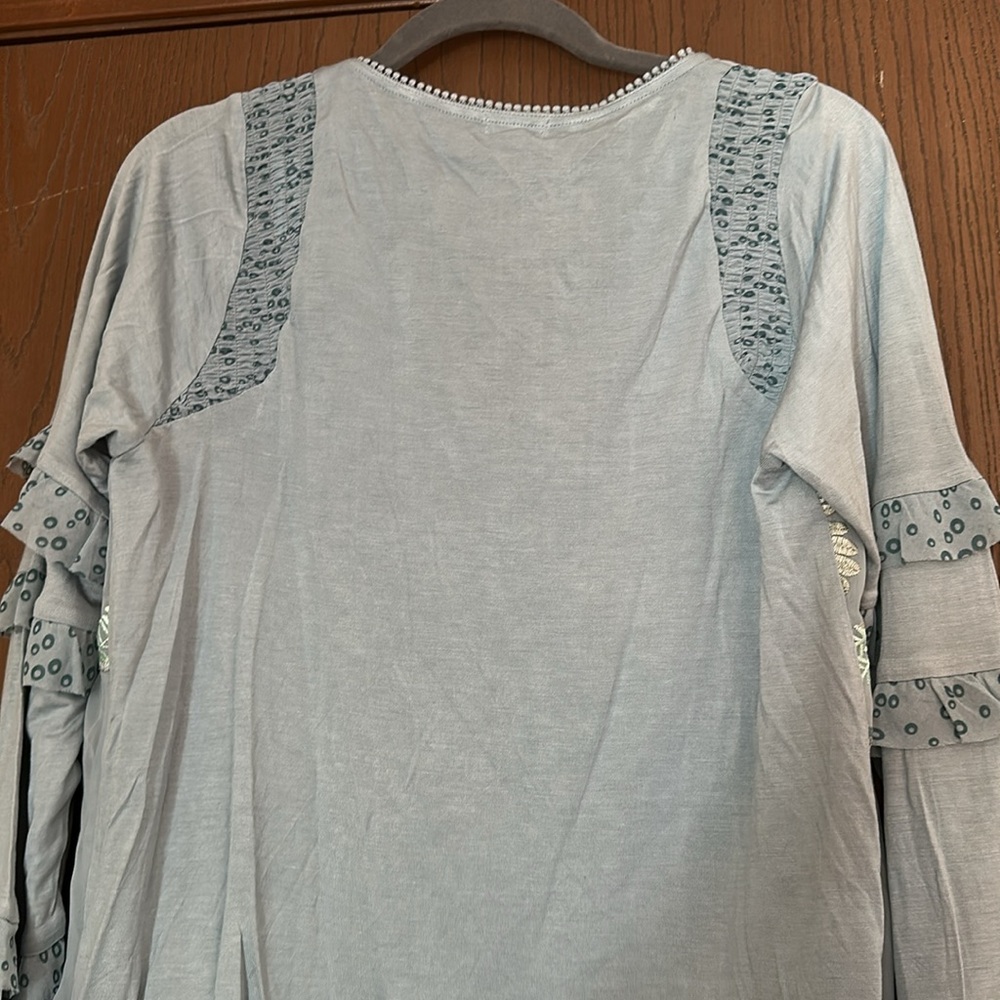 NWOT Floral boho Embroidered Women's Top - Blue. CLOSEOUT
PTP 19”
Length 24” - Picture 8 of 8